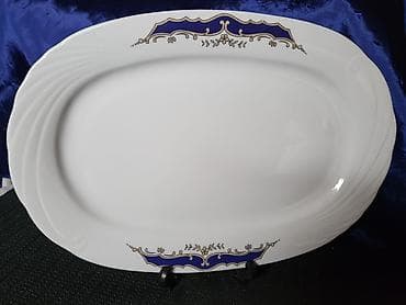 Oval Cluj Napoca porcelan 70te. Oval sve na njemu odsjaj od na lalafo.rs Oval Cluj Napoca porcelan 70te. Oval sve na njemu odsjaj od