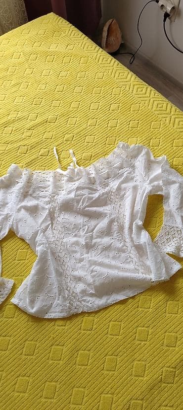 bluza na jedno rame: Prelepa bela bluzica sa vezom, oko ramena može da se zateže i da se — 4