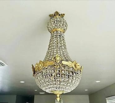 Stilske konzole: 𝐒𝐚𝐥𝐨𝐧𝐬𝐤𝐢 𝐥𝐮𝐬𝐭𝐞𝐫 𝐮 𝐀𝐦𝐩𝐢𝐫 𝐬𝐭𝐢𝐥𝐮, 𝐅𝐫𝐚𝐧𝐜𝐮𝐬𝐤𝐚, 𝐨𝐛𝐨𝐠𝐚ć𝐞𝐧 𝐩𝐫𝐞𝐥𝐞𝐩𝐢𝐦 𝐤𝐫𝐢𝐬𝐭𝐚𝐥𝐢𝐦𝐚 — 2