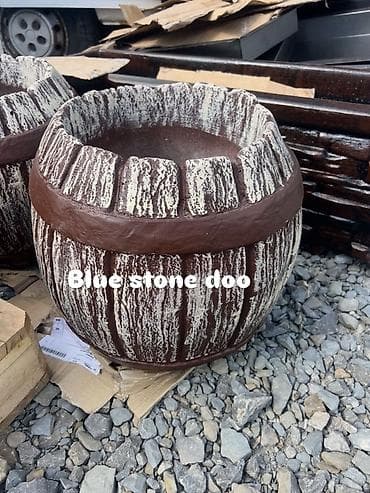 Dekorativna saksija/žardinjera u obliku drvene kace - Materijal na lalafo.rs Dekorativna saksija/žardinjera u obliku drvene kace - Materijal