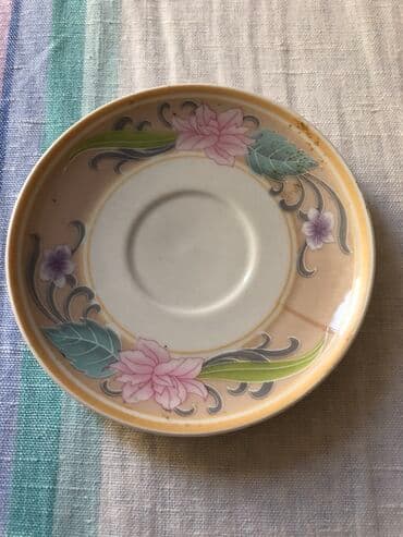 nove doncafe solje: Od finog starog porcelana dve tacne bez šoljica, jedna šoljica sa — 5