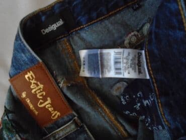 push up pantalone: Original Desigual farmerke sa modernim i prepoznatljhivim detaljima — 2