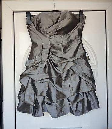 Saten haljinica, veličina 38. - Kroj: mini, bez bretela (strapless)