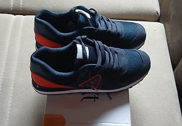 versace crveni: Muške patike – tamnoplave sa crvenim detaljima - Sportsko‑casual — 2