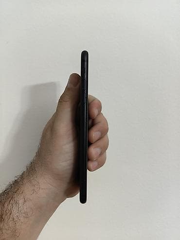 jbl lx 300: Iphone 7 plus crni sa 32 gb memorije, sim free icloud free. Ok očuvan — 2