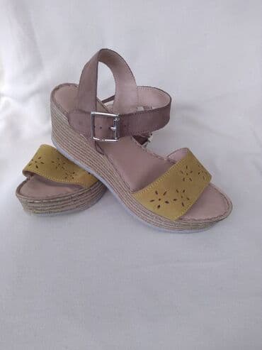 oksfordice sa platformom: Sandals, Aeros, 38 — 1