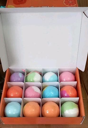 xl ali l: Akcija . Od danas jedna kupka - bombica sa malom igrackom Cena — 1