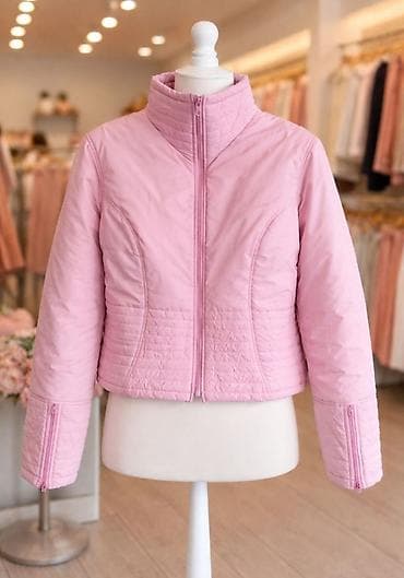 visoke patike: Ženska puf jakna – svetloružičasta - Kroj: kraća, strukirana silueta — 1