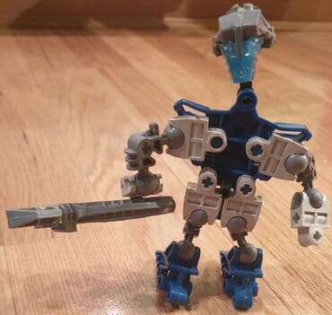 robot na daljinski dexy co: Lego bionicle robot sa oruzjem. Paše sjajno i sa legom. odgovaraju — 1