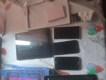 a 54 5g: Prodajem se dva tableta jedan poseduje karticu oba 50 EUR/ tri — 4