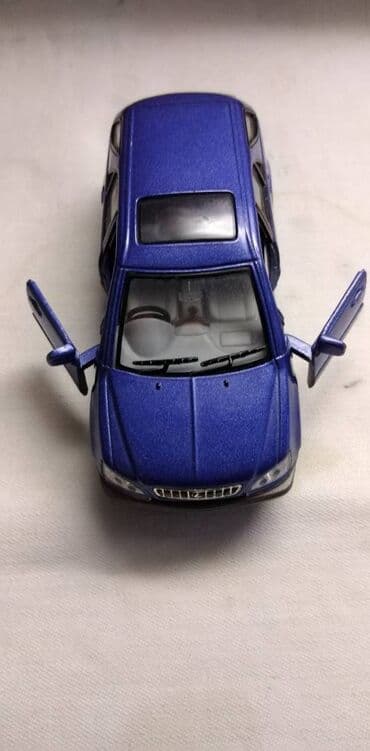 sat sa kazaljkama: Kinsmart Lexus RX 300, 1:36 sa frikcionim motorom,ocuvan — 2