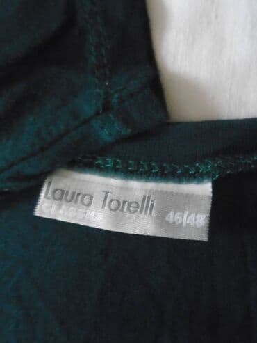 bluze c a: Jako lepa i prijatna tunika Laura Torellli sa natpisom "Uspomene nikad — 3
