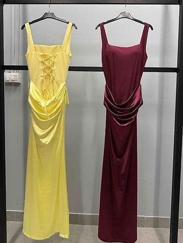stradivarius haljine: Elegantna duga haljina sa korset leđima
3400 din
S M L — 3