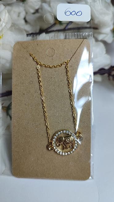 crna torba online sa prevodom: Ogrlica sa medaljonom – motiv slona - Boja: zlatna - Lančić sitnog — 2