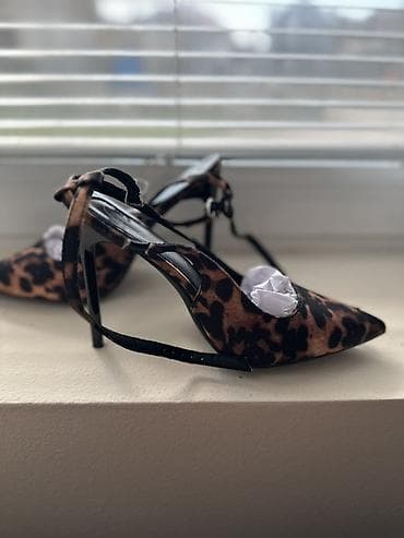 sinsay haljine: Ženske štikle sa leopard printom - Model: špic cipele sa tankom — 1