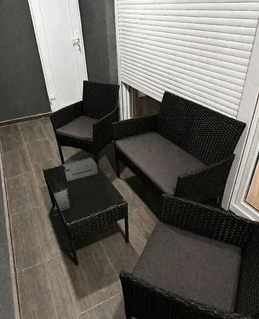 moderan dvosed: Bastenski set garnitura 4u1 od PE ratana sa jastucima NOVO U — 3