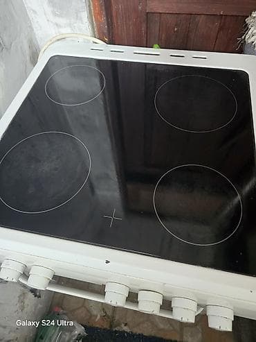 Video igre i konzole: Električni šporet sa keramičkom pločom - Ploča za kuvanje: 4 grejne — 2