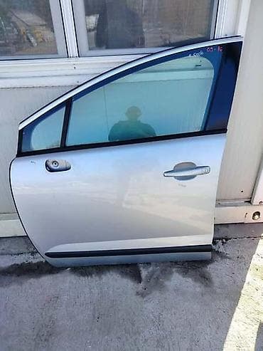 Karoserija: PREDNJA LEVA VRATA 09-16 SIVA ZA PEUGEOT 5008 OD 2009. DO 2016. GOD — 1