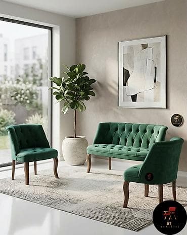 Stilske vitrine: Elegantni set tapaciranog nameštaja – sofa i 2 fotelje - Dizajn — 1