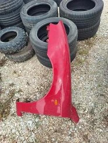 auto plac sirena: ALFA 147 KRILO CRVENA BOJA | Cena je po komadu. Alfa 147 prvi model — 2