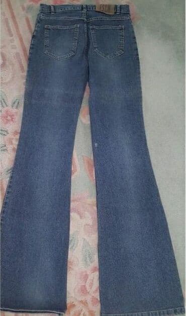 džeparice pantalone: Farmerke sa printom. Pozadi na jednom mestu fabricki iscepane. Tako — 3