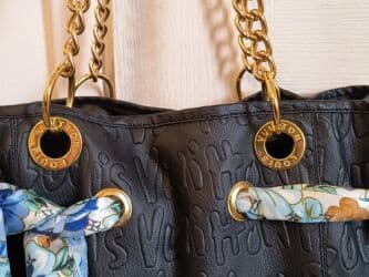 Neseseri: Elegantna torbica, Louis Vuitton, Materijal: Veštačka koža — 3