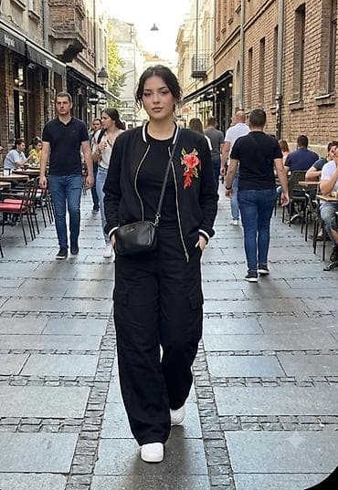 Ženska bomber jakna Laura Kent - Boja: crna - Model: bomber sa