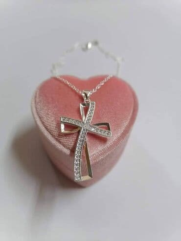 spavacice sa ogrtačem: Pendant necklace — 4