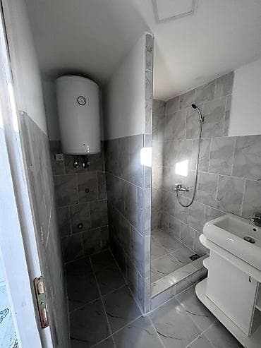 kuce za izdavanje arandjelovac kolonija: Stambeni/kancelarijski kontejner – izolovan, dimenzije L 10,30 m x W — 7