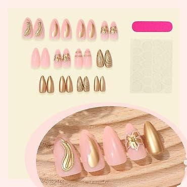 set za negu noktiju: Set presovanih (press-on) noktiju – roze baza sa zlatnim 3D detaljima — 3