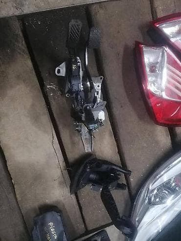 ford p251a: PAPUCICA GASA 1.6 E HDI ZA FORD C-MAX, FIESTA, FOCUS . OD 2013. DO — 3