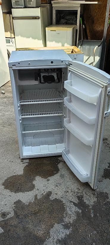 aparat za sladoled ninja: Prodajem frizider na plin zapremine 180L. Cena 26000 dinara. Broj — 1