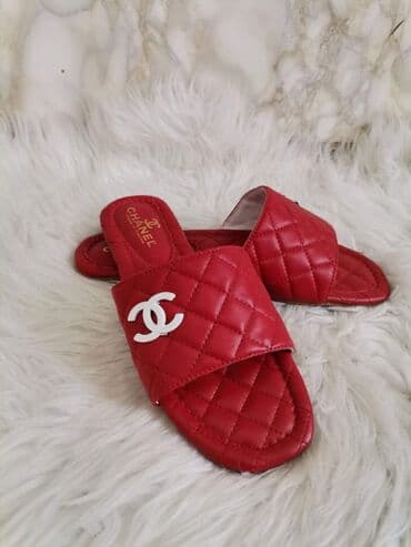 najk papuče: Papuce 1.700
Kompleti 2.900 — 13