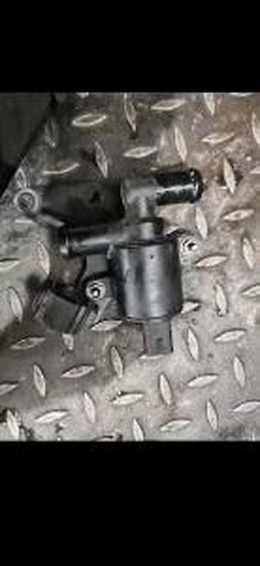 farovi punto 2: AUDI Q5 DELOVI 08-12 ELEKTRICNA PUMPA ZA VODU 4H0121671D | Audi q5 — 1
