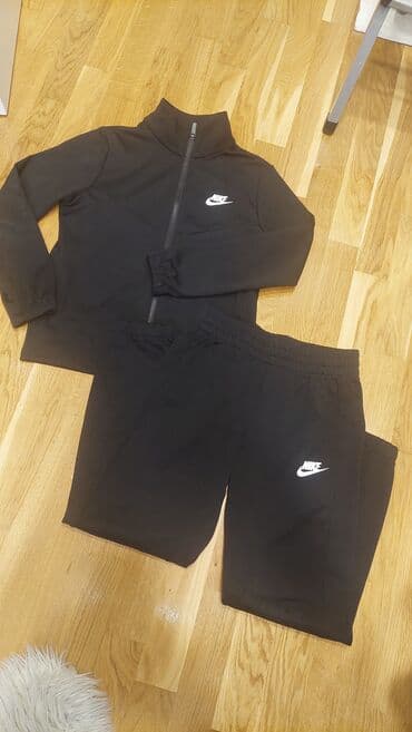 Nike, Unisex — 1
