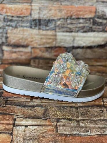 dsquared2 papuce: 36-40
1500din — 3