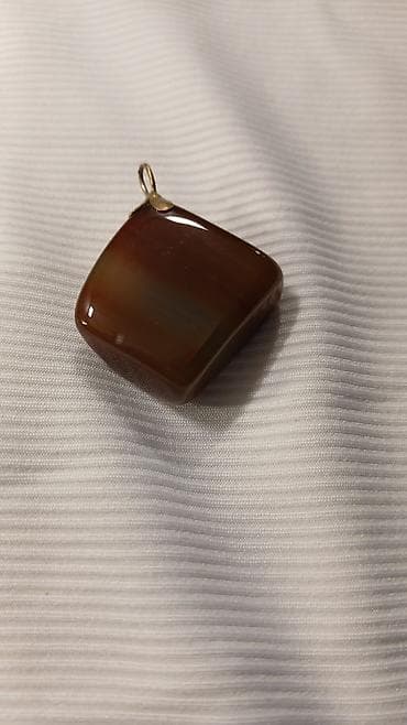 mindjuse u obliku krsta: Privjesci od prirodnog kamena – kvadratni, sa metalnom alkicom u — 4