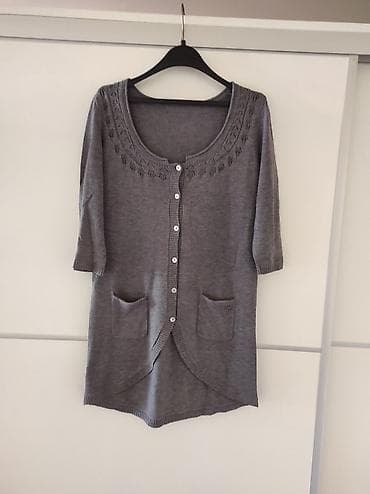 Kardigan na kopčanje iz uvoza. Poluobim grudi 40, ramena 37