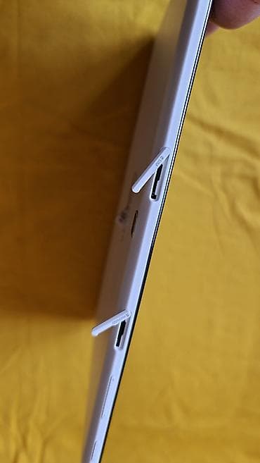 Modems, Broadband & Networking: Samsung Galaxy Tab 4 – 10.1 inča, belo kućište. - Ekran: 10.1" TFT — 7