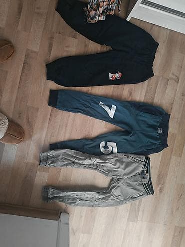 Paket dečačkih pantalona – razni modeli i boje - Više komada donjeg