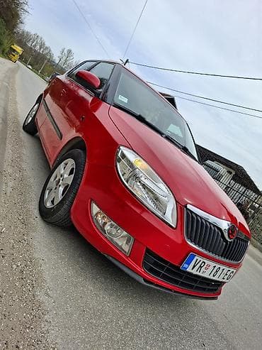 pracke prodaja: Škoda Fabia – hečbek, crvena boja, 5 vrata,motor benzinac sa swkvent — 7