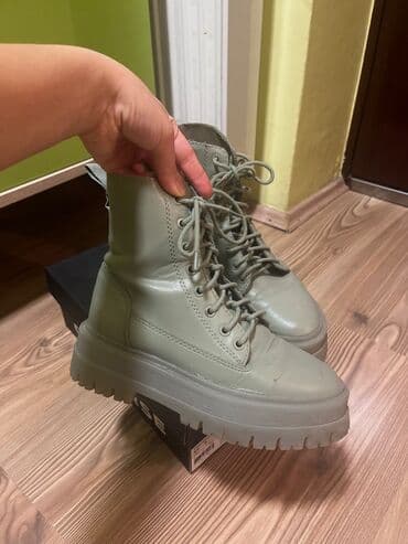 Women's Clothing: High boots, 36 — 5