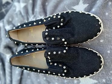 versace chain patike: Muške slip-on patike sa nitnama i kristalnim dekoracijama - Boja — 1