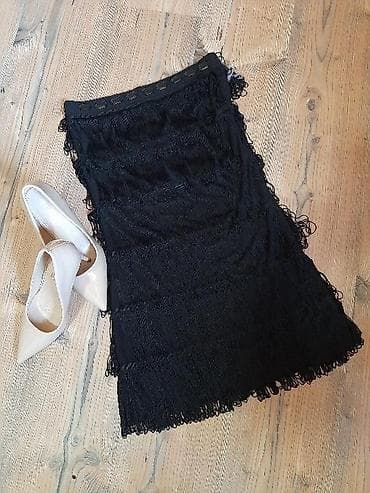 Accessories: Top haljina sa resama - Model: crna mini haljina sa više — 1