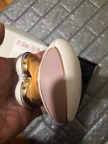 Electric Epilators: Flawless legs Cena 2150 din Sadrži 4 rotirajuće glave sa pozlatom od — 4