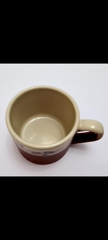 Kuća i bašta: Set od 4 keramičke šoljice za espreso. - Dizajn: dvobojne (krem i — 4