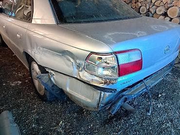 Auto delovi, gume i tjuning: Opel Omega B – limuzina, srebrna, zadnja desna strana oštećena Opis — 2