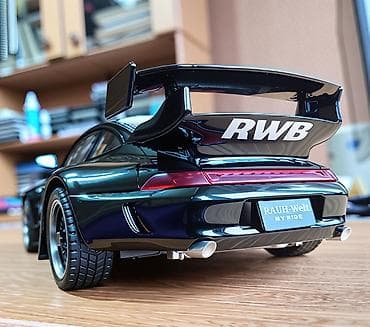 auto koji se pretvara u robota: Nov metalni model automobila Porše 993 urađen u razmeri 1: 22 — 9