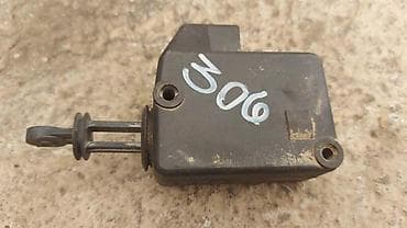 POKLOPAC REZERVOARA MOTORIC ZA PEUGEOT 306 na lalafo.rs POKLOPAC REZERVOARA MOTORIC ZA PEUGEOT 306