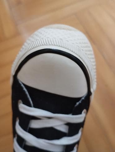 zenske guess patike: 37, bоја - Crna — 6